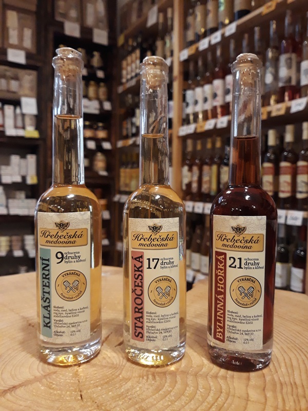 Ivana Bakrlíková: Hrebecska mead - bylinna horka (herbal bitter)