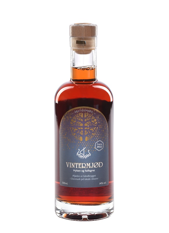 Mjødgård APS: Winter mead - Vintermjød (rose hips in an oak barrel)